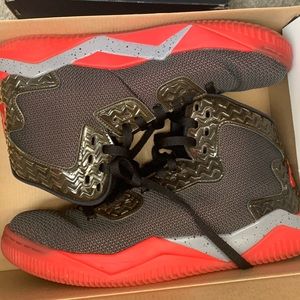 Spike Forty PE Black Cement Grey